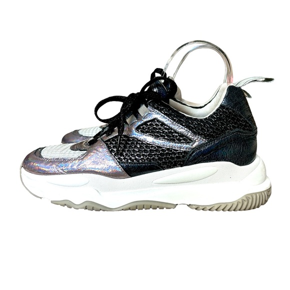 P448 Luke Iridescent Sneakers ( Made in Italy ) - size 39/ 8.5 Womens RETAIL$400 - Picture 1 of 11